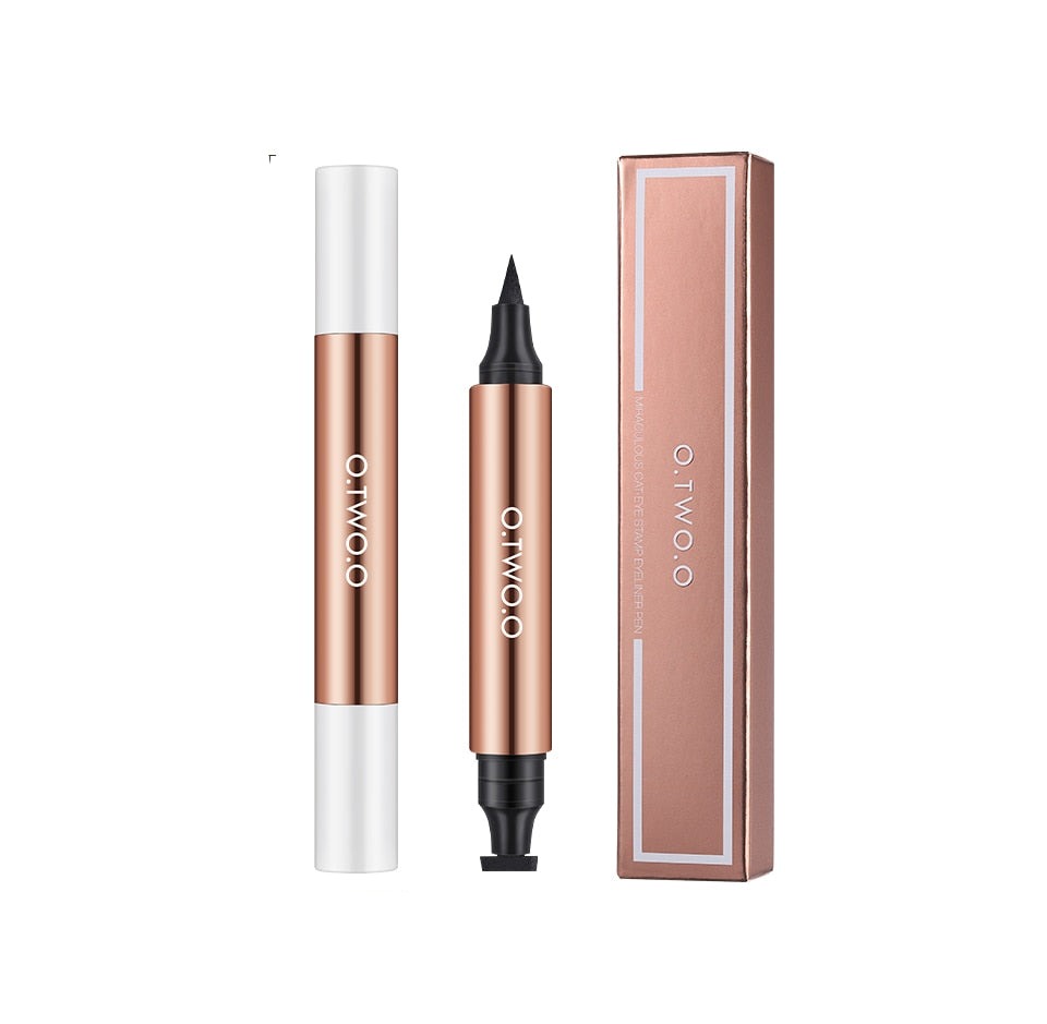 O.TWO.O Stamp Black Liquid Eyeliner 